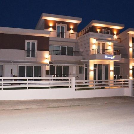 Erosaria Suites Nikiti  Esterno foto