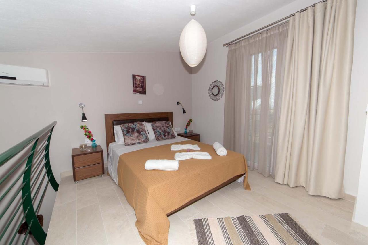 Erosaria Suites Nikiti  Esterno foto