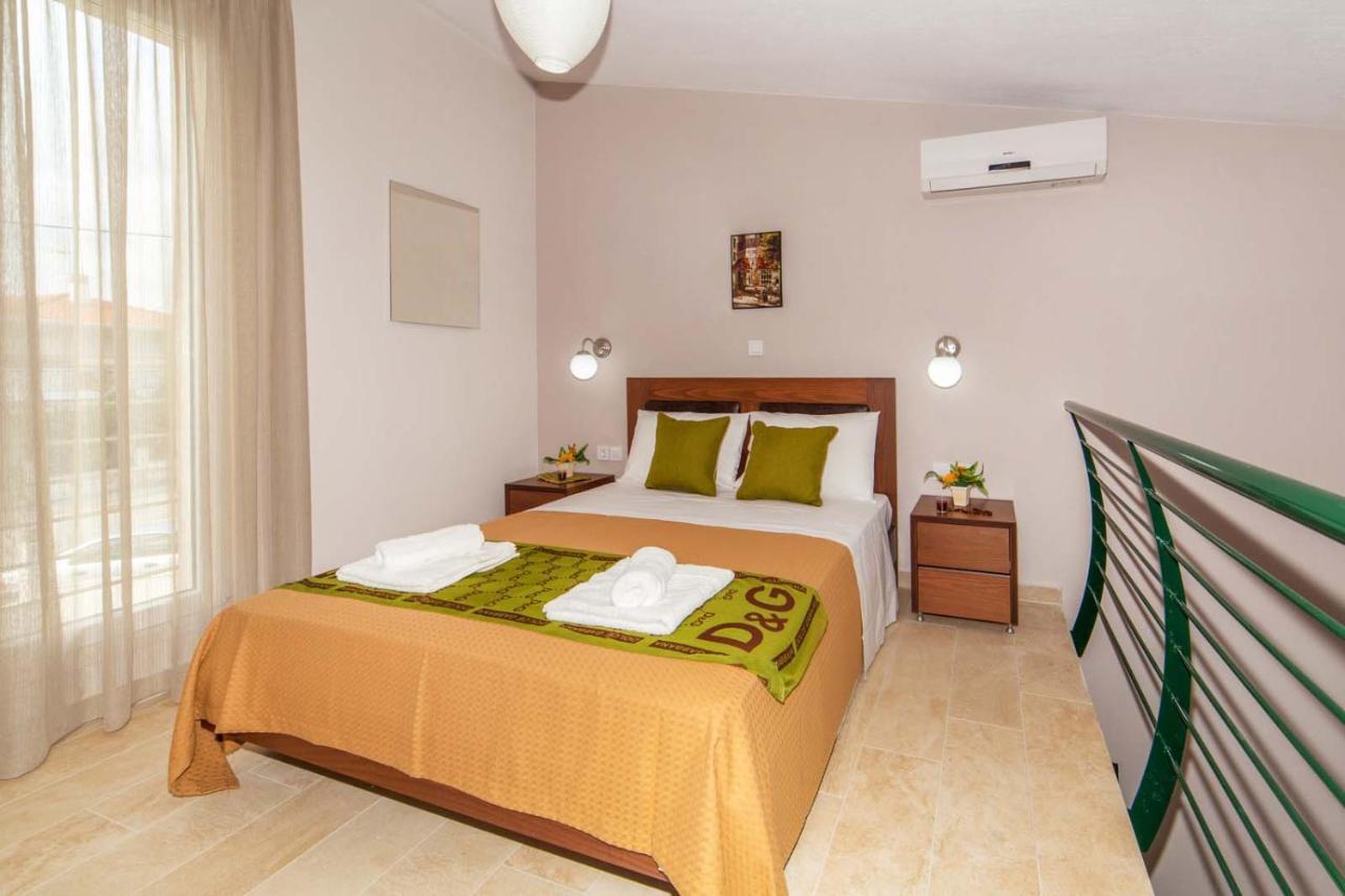 Erosaria Suites Nikiti  Esterno foto