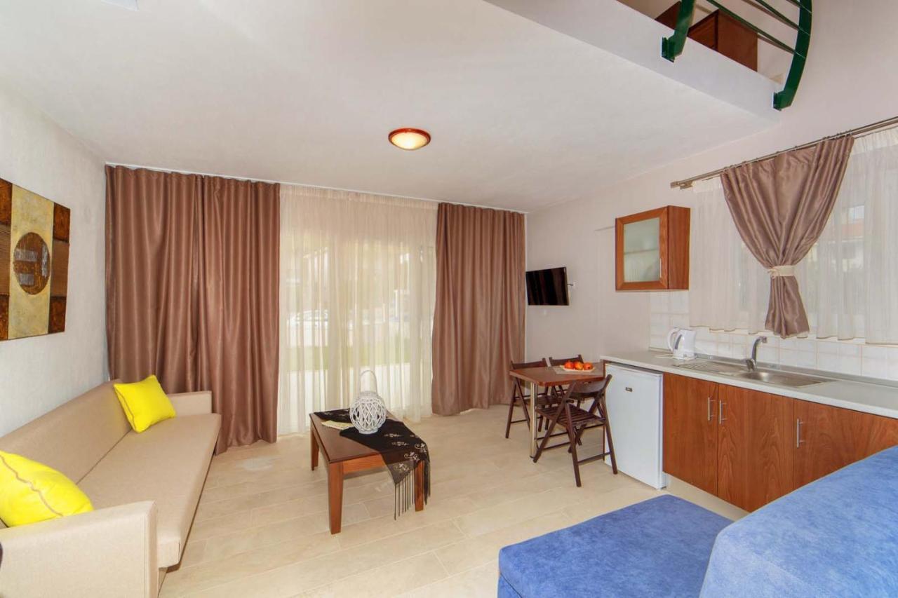 Erosaria Suites Nikiti  Esterno foto