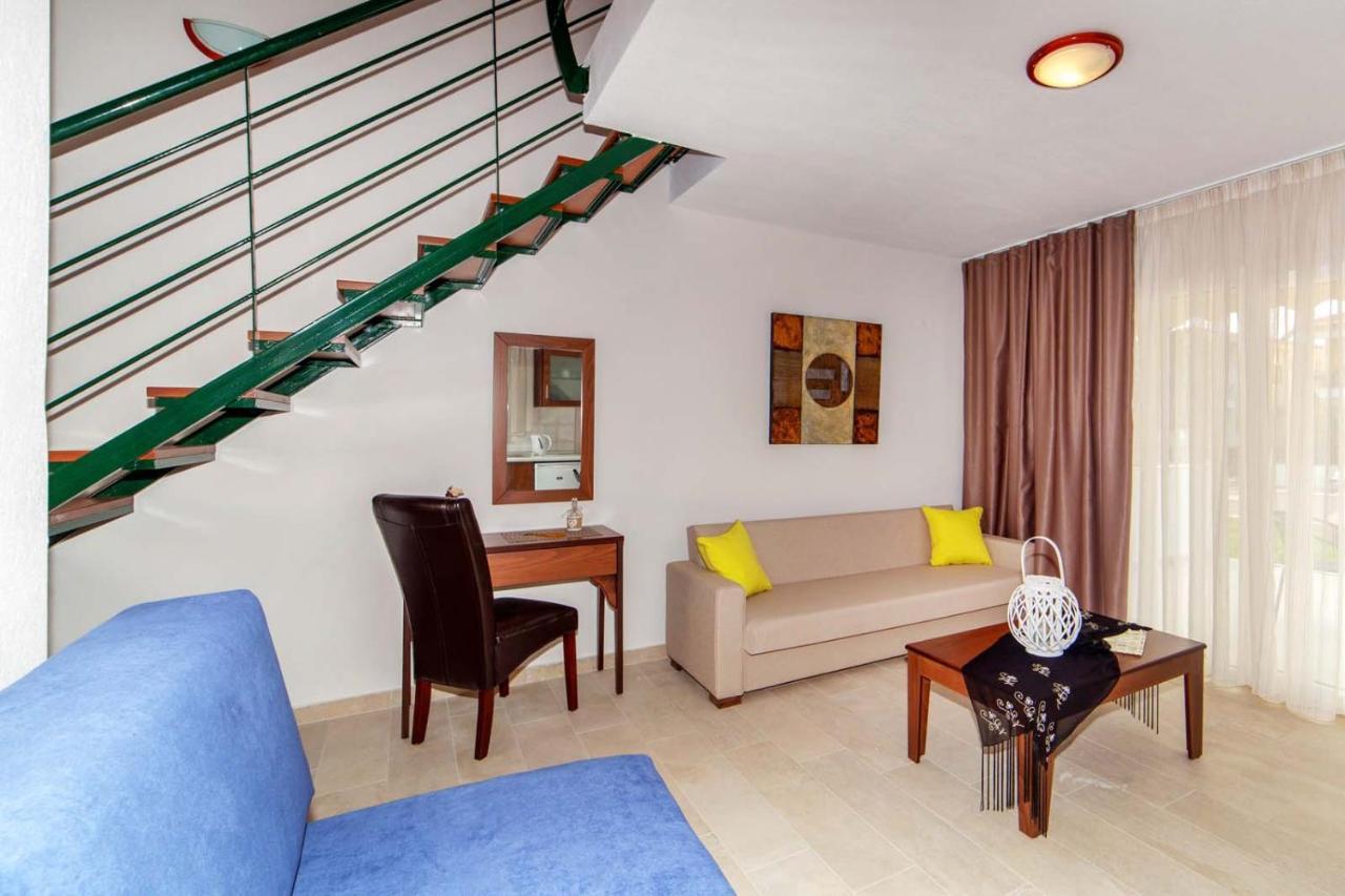 Erosaria Suites Nikiti  Esterno foto
